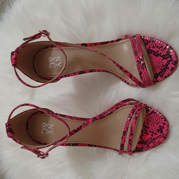 New York & Company Heels 7 - Picture 2 of 5